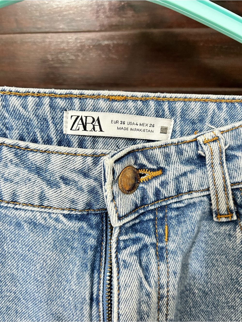 ZARA High-Rise Light Blue Denim Jeans